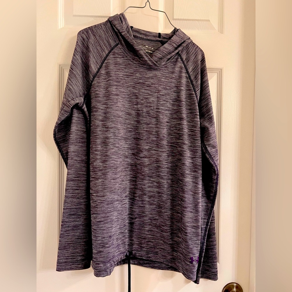 Under armor Long sleeve loose heatgear hoodie size medium in heater purple